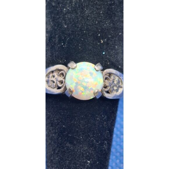 Round Cut Pearl White Opal Ring- 925 Sterling Silver- 7.75 - Picture 3 of 10